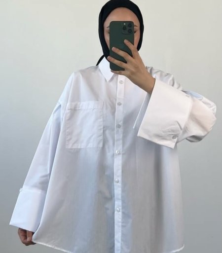أبيض