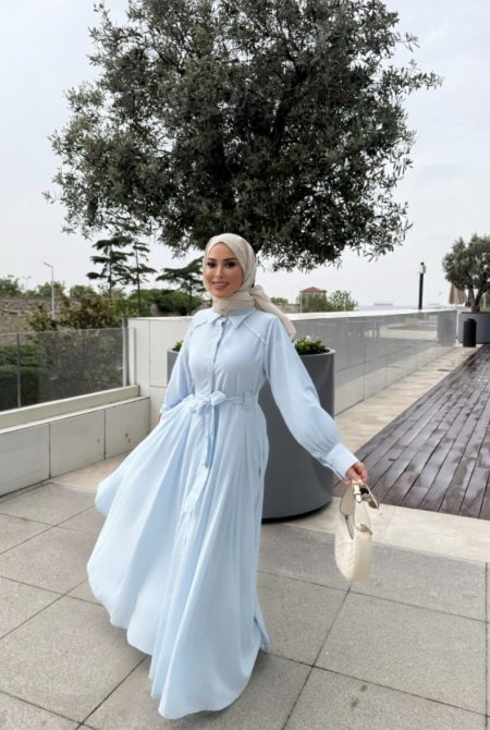 أزرق