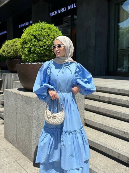 أزرق
